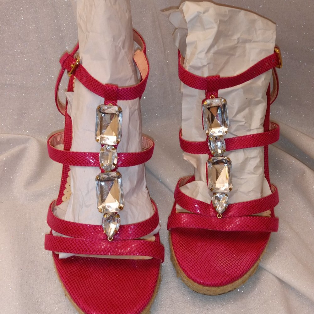 Glamorous!  Amelia Grace Beautiful Gems on Cinderella Wedge PINK Sandals  8 1/2